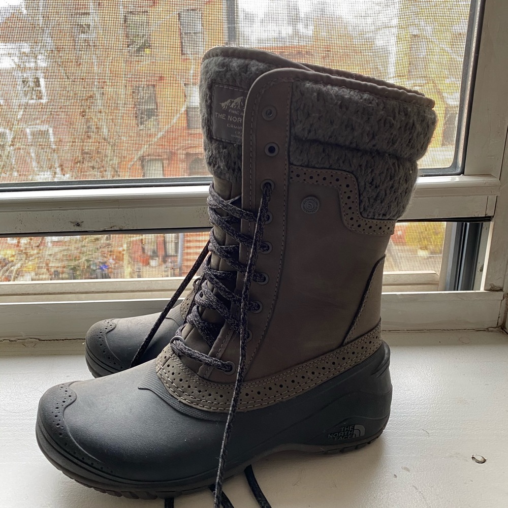 NORTH FACE WOMEN SNOW BOOTS